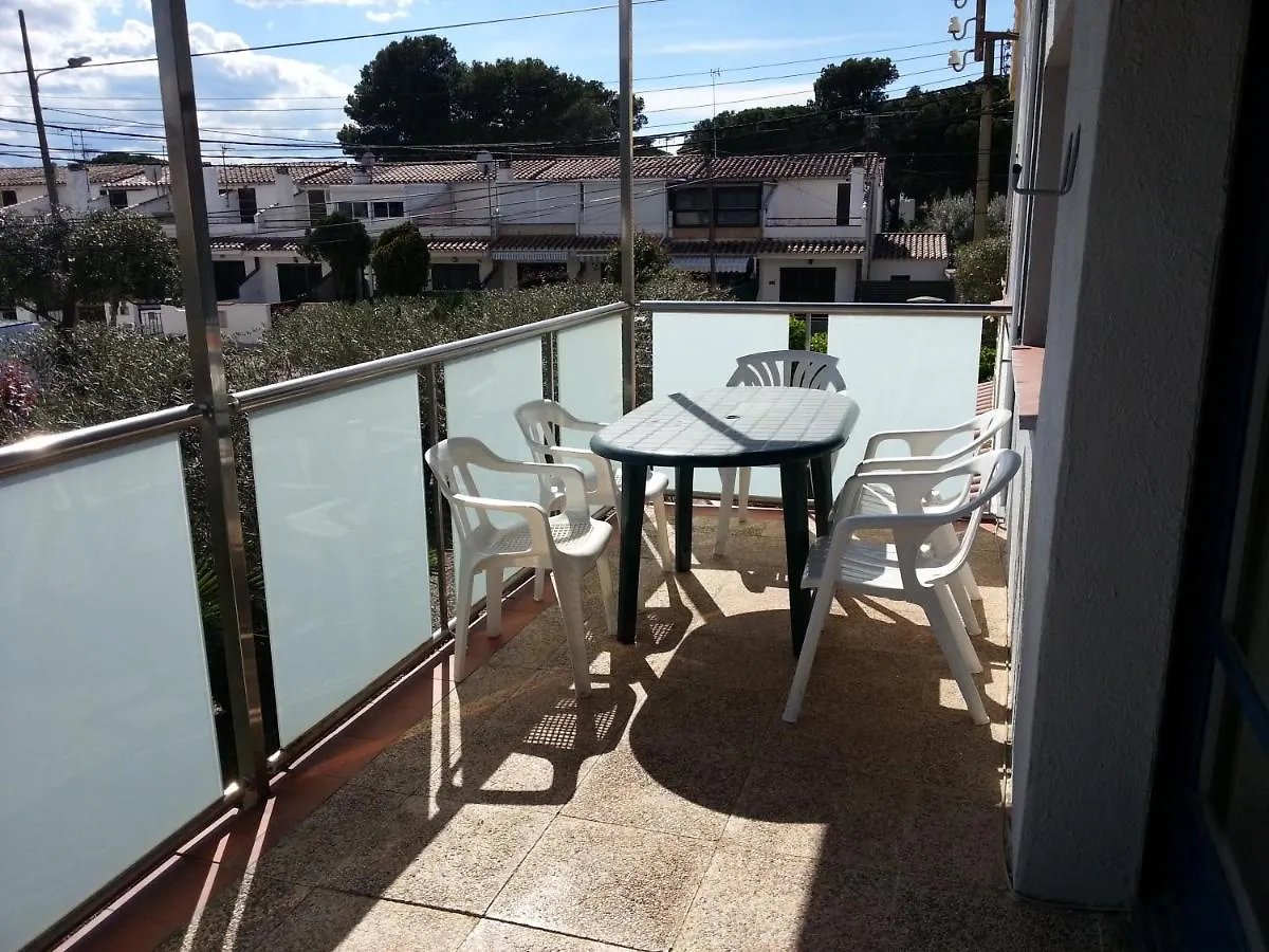 Apartment With Community Pool For 4 People L'Escala